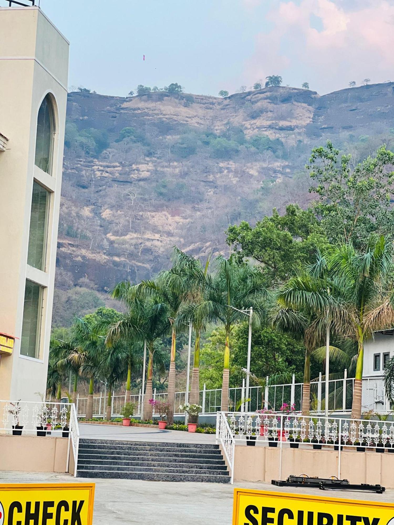 The Grand Leela Resort Khopoli Ngoại thất bức ảnh