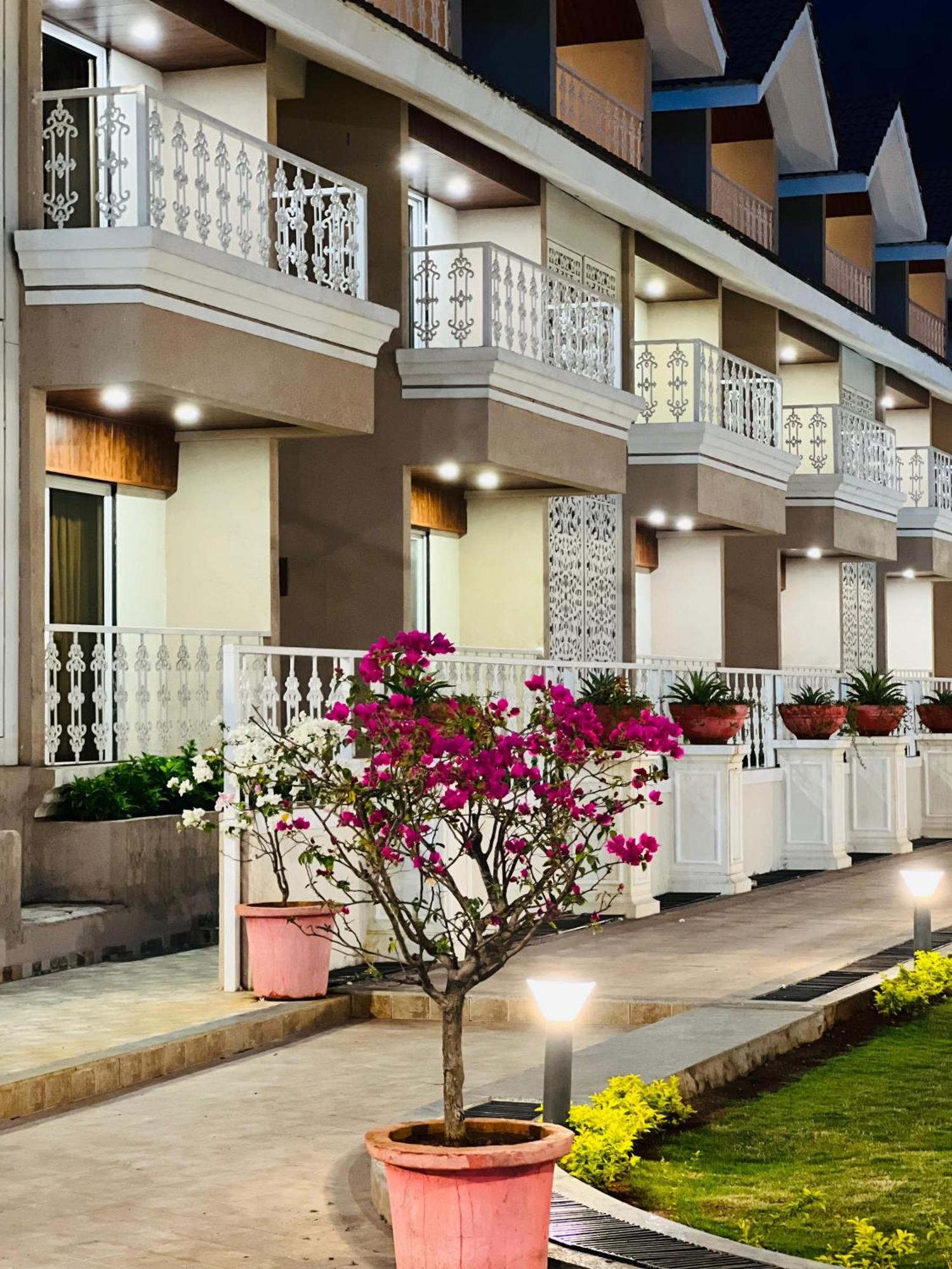 The Grand Leela Resort Khopoli Ngoại thất bức ảnh