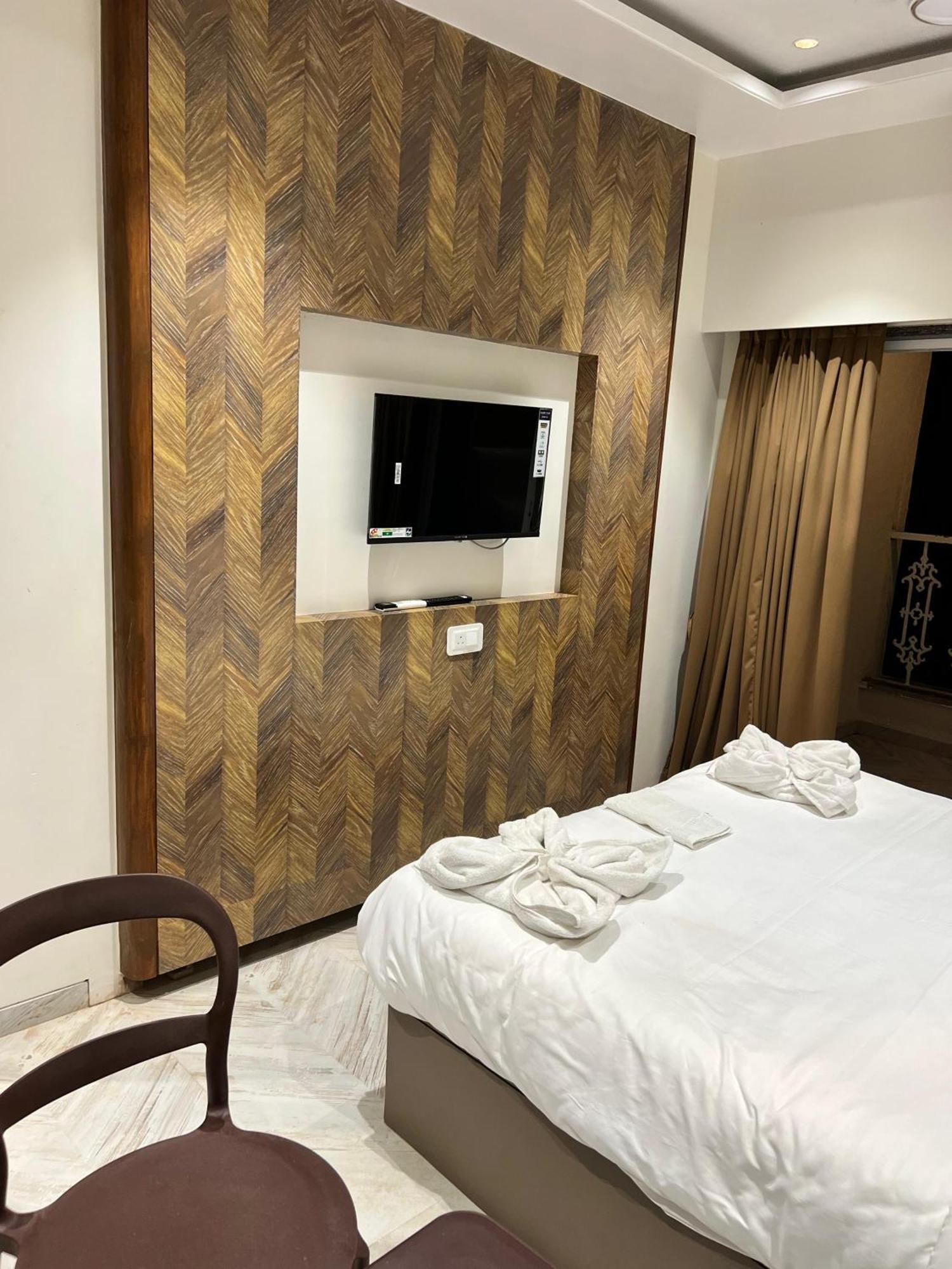 The Grand Leela Resort Khopoli Ngoại thất bức ảnh