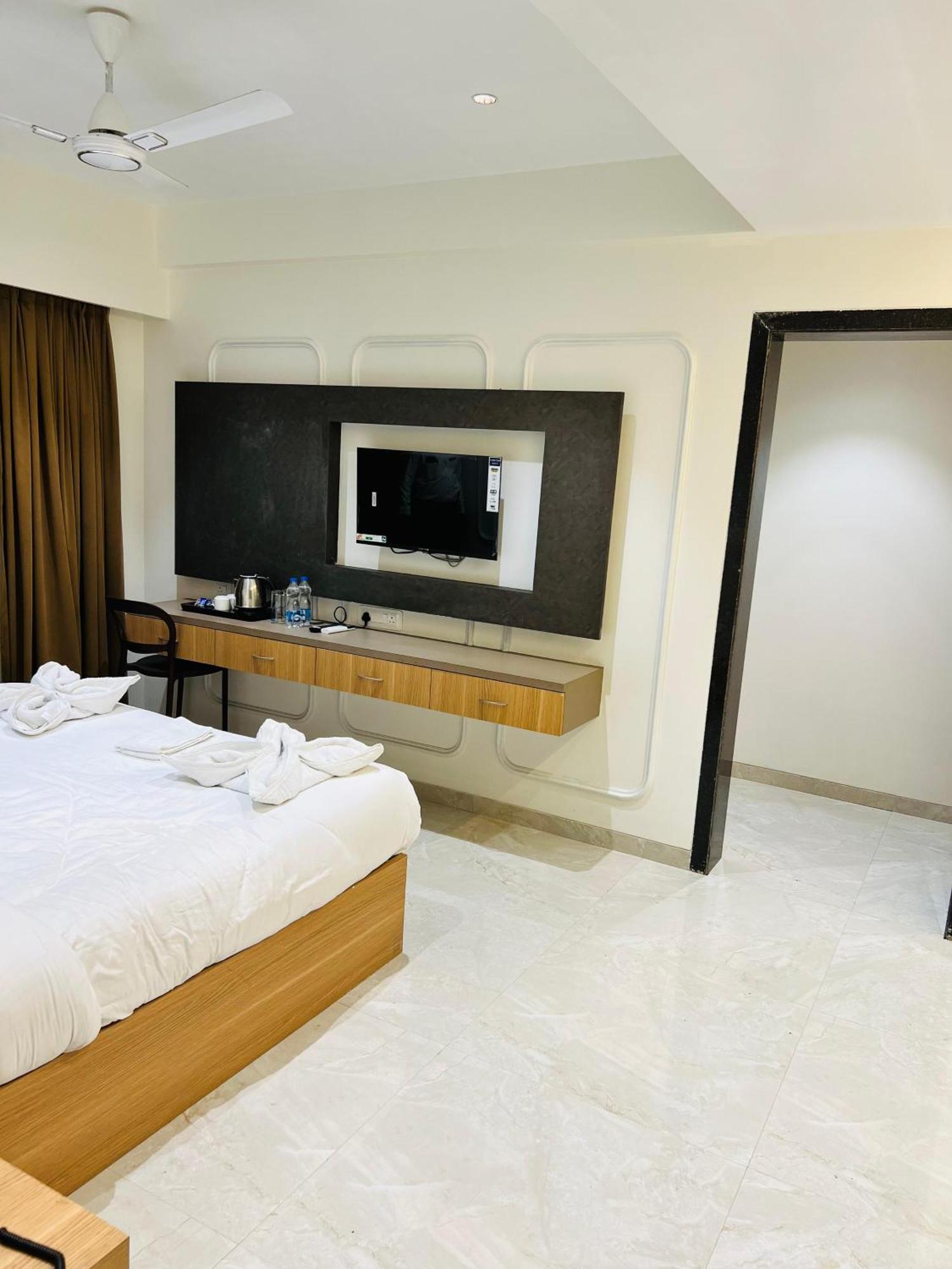 The Grand Leela Resort Khopoli Ngoại thất bức ảnh